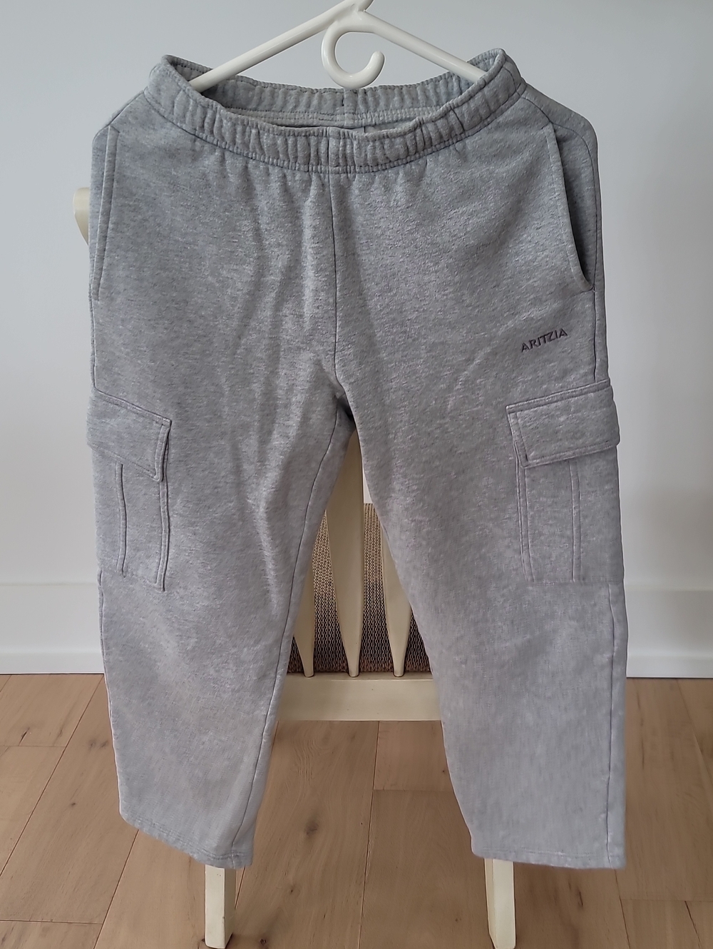 Aritzia Light Gray Cargo Sweat Joggers (short Length)